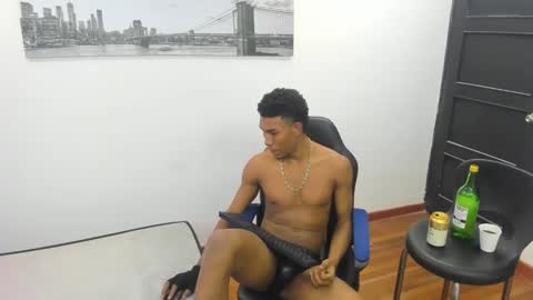 Snapshot of ebons_sexy chatting on 12/25/24, 01:51 ebons_sexy online show from 12/25/24, 01:51