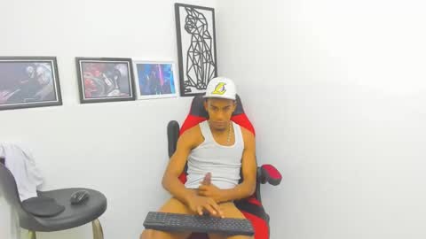 Snapshot of ebons_sexy chatting on 01/02/25, 11:41 ebons_sexy online show from 01/02/25, 11:41