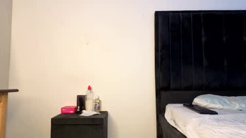 Snapshot of ebony_arya chatting on 11/19/25, 08:14 Arya online show from 11/19/25, 08:14