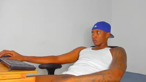 Snapshot of ebony_brandons chatting on 02/12/25, 02:14 Brandon online show from 02/12/25, 02:14