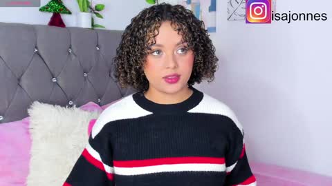 Snapshot of ebony_curly2 chatting on 12/31/24, 12:11 isa online show from 12/31/24, 12:11