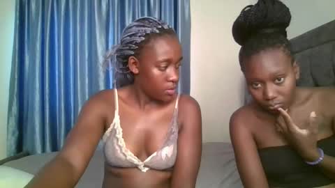 Snapshot of ebony_doll11 chatting on 11/03/25, 06:25 melons online show from 11/03/25, 06:25