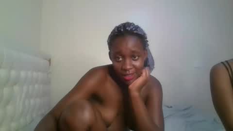 Snapshot of ebony_doll11 chatting on 11/14/25, 01:04 melons online show from 11/14/25, 01:04