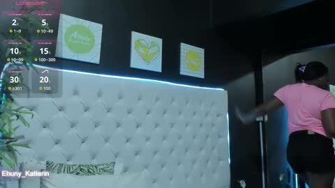 ebony_katterin online show from 10/22/25, 10:59