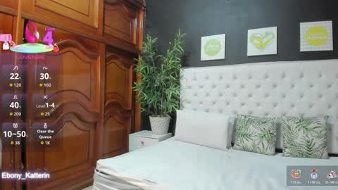 ebony_katterin online show from 10/25/25, 11:07
