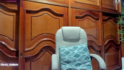 ebony_katterin online show from 11/19/25, 11:10