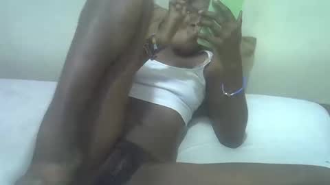 Snapshot of ebony_pearl59 chatting on 06/09/26, 09:10 ebony_pearl59 online show from 06/09/26, 09:10