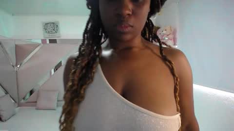 Snapshot of ebony_rizon chatting on 04/08/26, 01:00 ebony_rizon online show from 04/08/26, 01:00