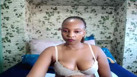 ebony_seduction00 online show from 06/01/26, 06:04