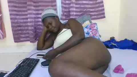 Snapshot of ebonyblack28 chatting on 10/22/25, 07:30 MELVINE online show from 10/22/25, 07:30