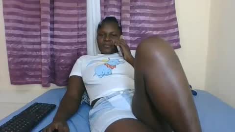 Snapshot of ebonyblack28 chatting on 10/27/25, 12:20 MELVINE online show from 10/27/25, 12:20