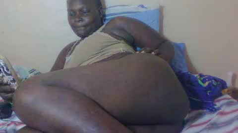 Snapshot of ebonyblack28 chatting on 07/06/26, 03:03 MELVINE online show from 07/06/26, 03:03