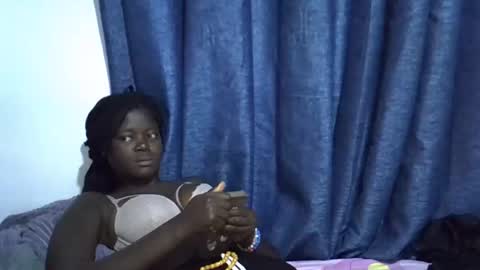 ebonybloom01 online show from 09/27/25, 05:45