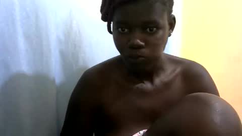 ebonybloom01 online show from 10/29/25, 11:34