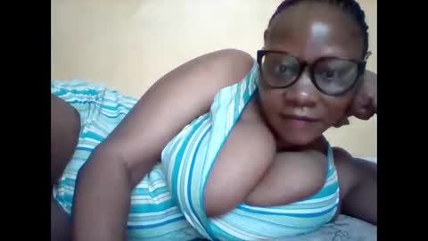 Snapshot of ebonybussy chatting on 06/09/26, 07:42 MAMITO online show from 06/09/26, 07:42