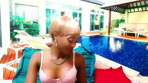 Snapshot of ebonycreamy69 chatting on 02/13/25, 01:08 Nova online show from 02/13/25, 01:08