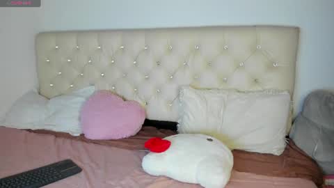 Snapshot of ebonygoddes03 chatting on 06/12/26, 03:33 Queen Ebony online show from 06/12/26, 03:33