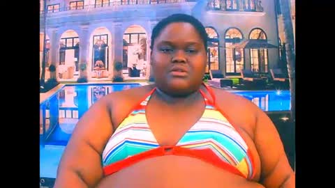 Snapshot of ebonyhotbuns4u2luv chatting on 06/13/26, 07:01 ebonyhotbuns4u2luv online show from 06/13/26, 07:01