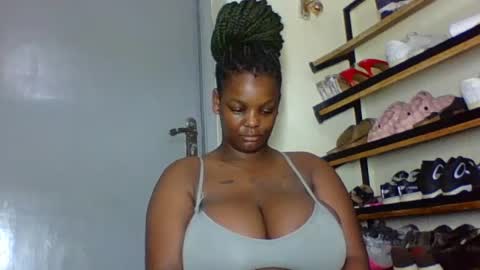 Snapshot of ebonymayahh chatting on 07/14/26, 04:39 ebonymayahh online show from 07/14/26, 04:39