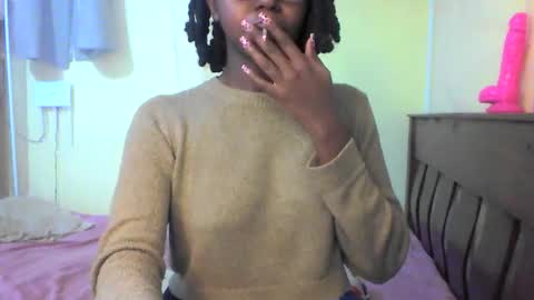 Ebonymuse2 online show from 05/19/26, 09:48