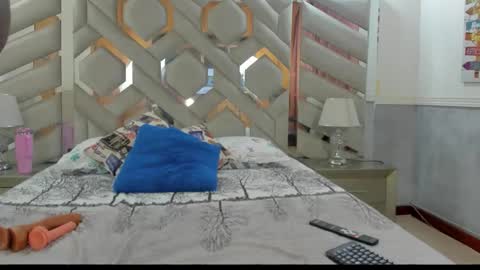 ebonysquirtcol online show from 01/10/26, 11:09