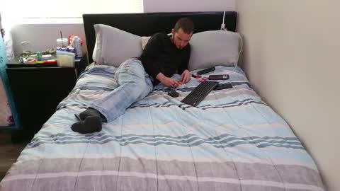 eclipticice94 online show from 11/30/25, 06:23