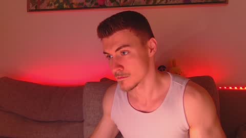 Snapshot of eddieds chatting on 12/04/24, 02:42 Eddie online show from 12/04/24, 02:42