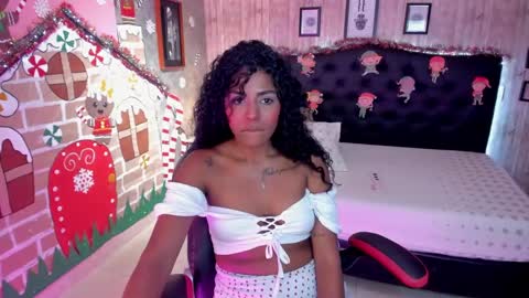 Snapshot of edelaine_rogers chatting on 12/17/24, 07:15 ede online show from 12/17/24, 07:15