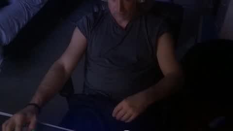 Snapshot of edgemeallnight chatting on 01/17/26, 04:17 edgemeallnight online show from 01/17/26, 04:17