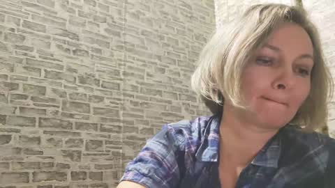 edithmanning online show from 01/08/25, 03:28