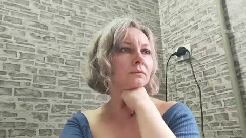 edithmanning online show from 01/26/25, 10:12