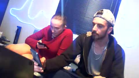 edmonton1985780 online show from 04/20/26, 07:37