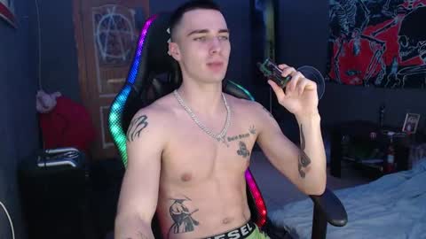 Eduar online show from 12/30/24, 06:05