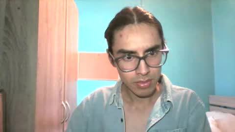 Snapshot of eduardo_andres chatting on 02/21/26, 08:10 Eduardo Andrs online show from 02/21/26, 08:10