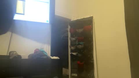 edvmendez1766 online show from 11/17/25, 03:18