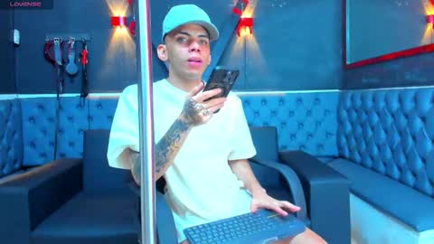 Snapshot of edward_24_ chatting on 11/16/25, 04:40 Edward Colleman online show from 11/16/25, 04:40