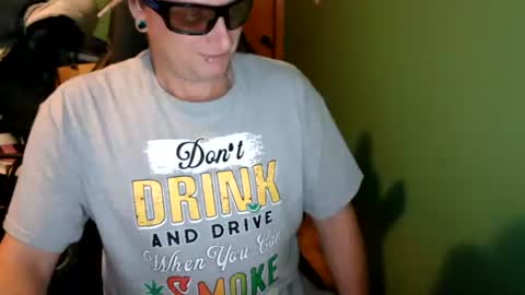 Snapshot of edwardaims_2please chatting on 06/22/26, 02:57 edwardaims_2please online show from 06/22/26, 02:57