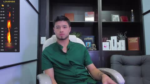 Snapshot of edwardross_ chatting on 01/27/25, 07:13 Edward Ross online show from 01/27/25, 07:13