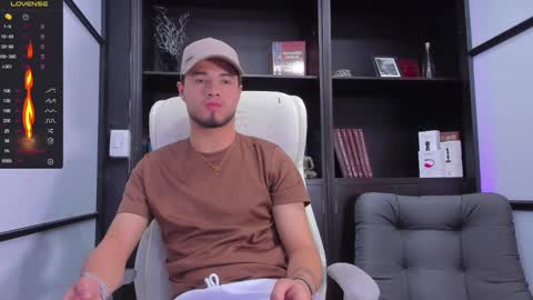 Snapshot of edwardross_ chatting on 02/06/25, 08:13 Edward Ross online show from 02/06/25, 08:13