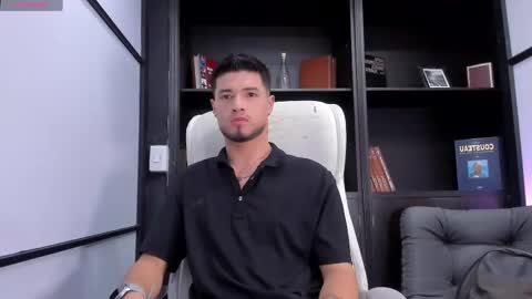 Snapshot of edwardross_ chatting on 02/17/25, 08:36 Edward Ross online show from 02/17/25, 08:36