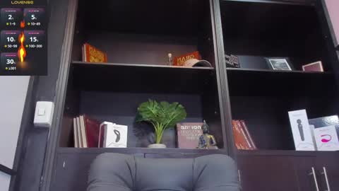 Snapshot of edwardross_ chatting on 03/05/25, 12:05 Edward Ross online show from 03/05/25, 12:05