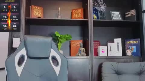 Snapshot of edwardross_ chatting on 10/07/25, 07:55 Edward Ross online show from 10/07/25, 07:55