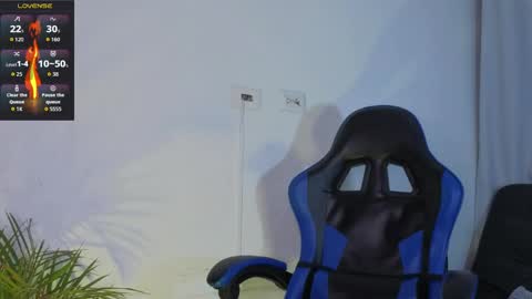 Snapshot of edwardross_ chatting on 05/28/26, 04:10 Edward Ross online show from 05/28/26, 04:10