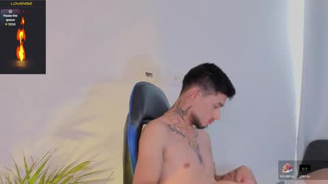 Snapshot of edwardross_ chatting on 06/01/26, 07:37 Edward Ross online show from 06/01/26, 07:37