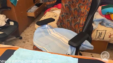 Snapshot of edwarh_01 chatting on 02/03/26, 12:42 Alex online show from 02/03/26, 12:42