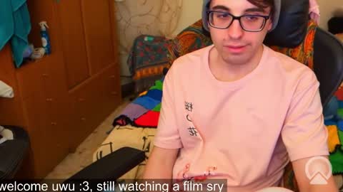 Snapshot of edwarh_01 chatting on 02/27/26, 10:21 Alex online show from 02/27/26, 10:21