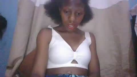 edwige770943 online show from 04/02/26, 03:15