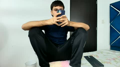 Edwin online show from 06/12/26, 01:21