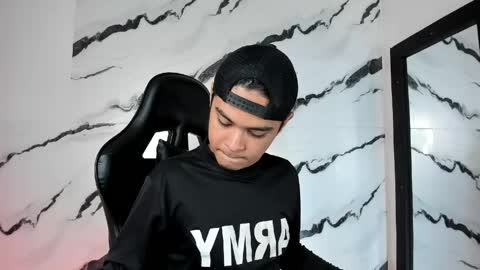 edy online show from 04/28/26, 03:33