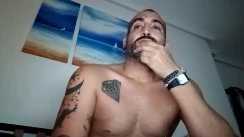 eemmee708927 online show from 11/25/25, 01:49